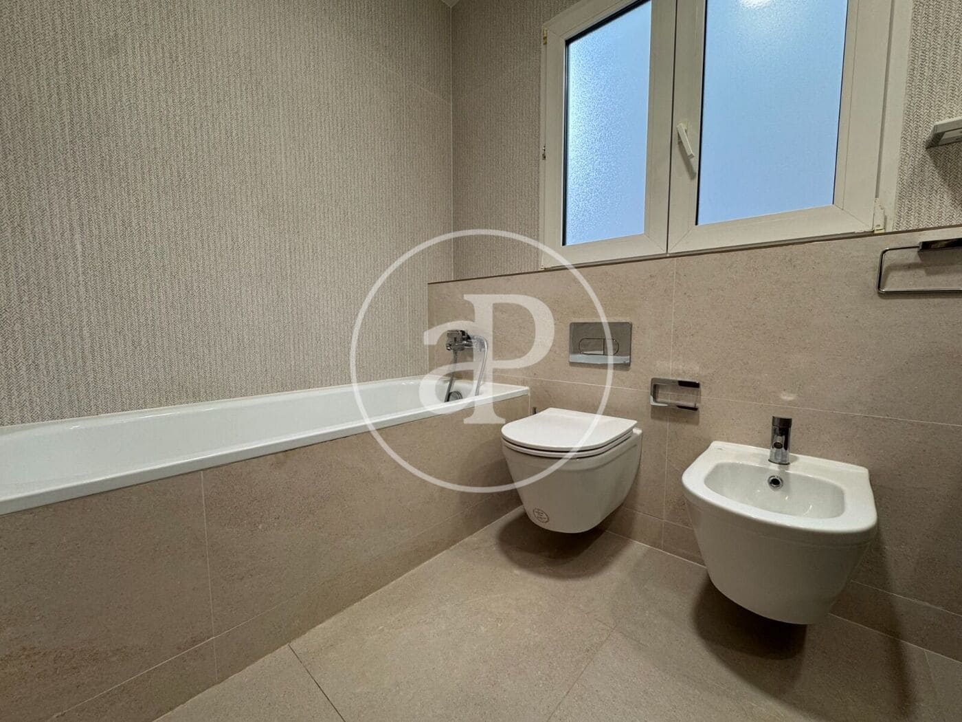3 sovrum Lägenhet att hyra i Valencia stad - 2 300 € (Ref: 9839322)