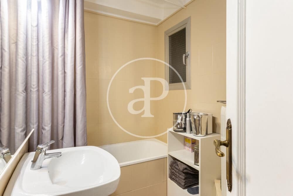 3 soveværelse Lejlighed til leje i Valencia by - € 1.800 (Ref: 9839323)