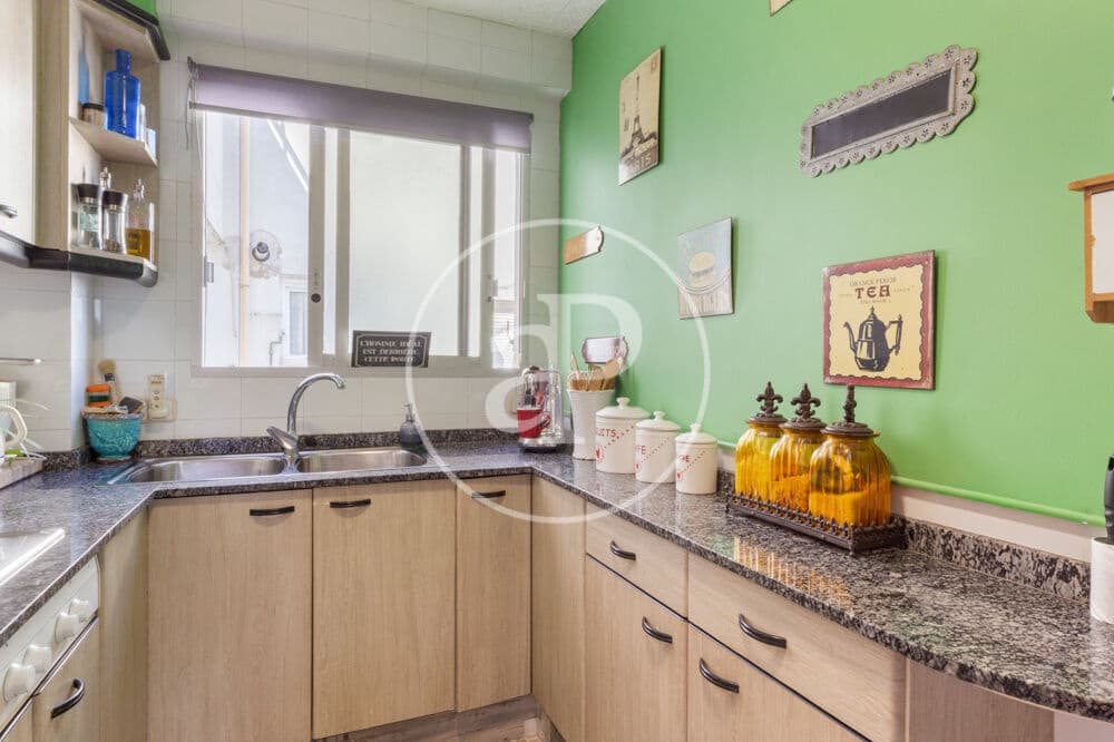 3 soveværelse Lejlighed til leje i Valencia by - € 1.800 (Ref: 9839323)