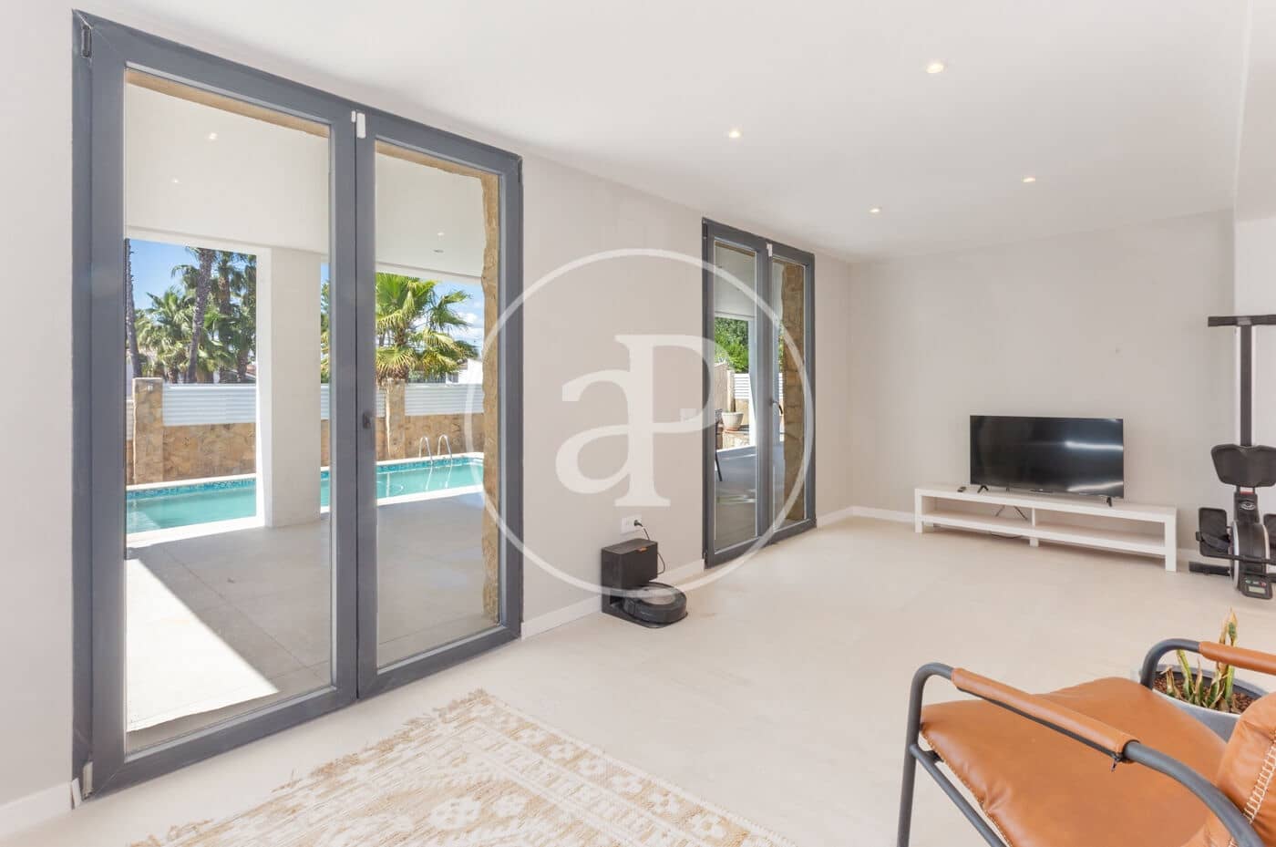 5 bedroom Villa for sale in L'Eliana with pool - € 895,000 (Ref: 9839328)