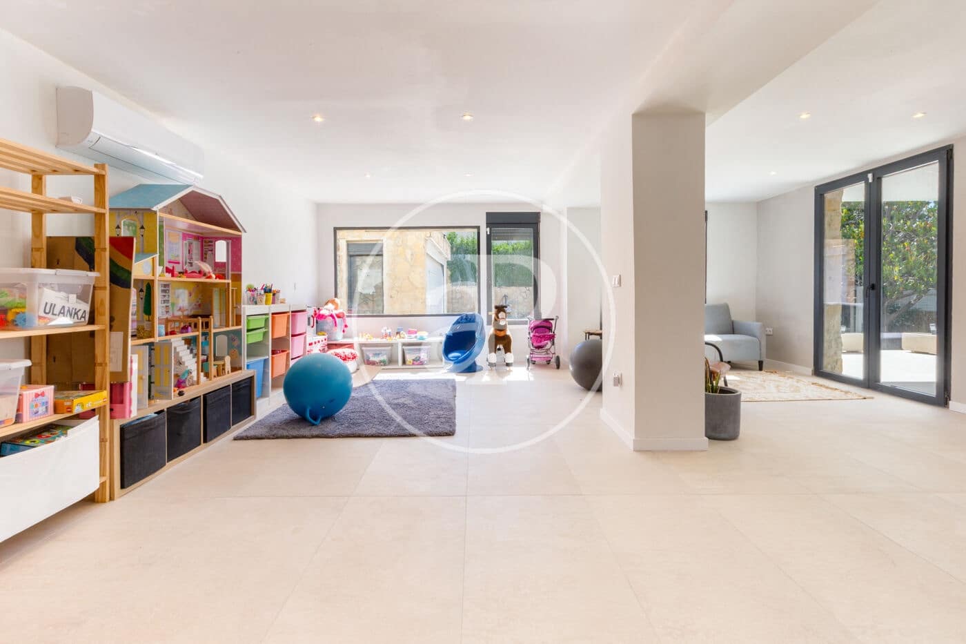 5 bedroom Villa for sale in L'Eliana with pool - € 895,000 (Ref: 9839328)