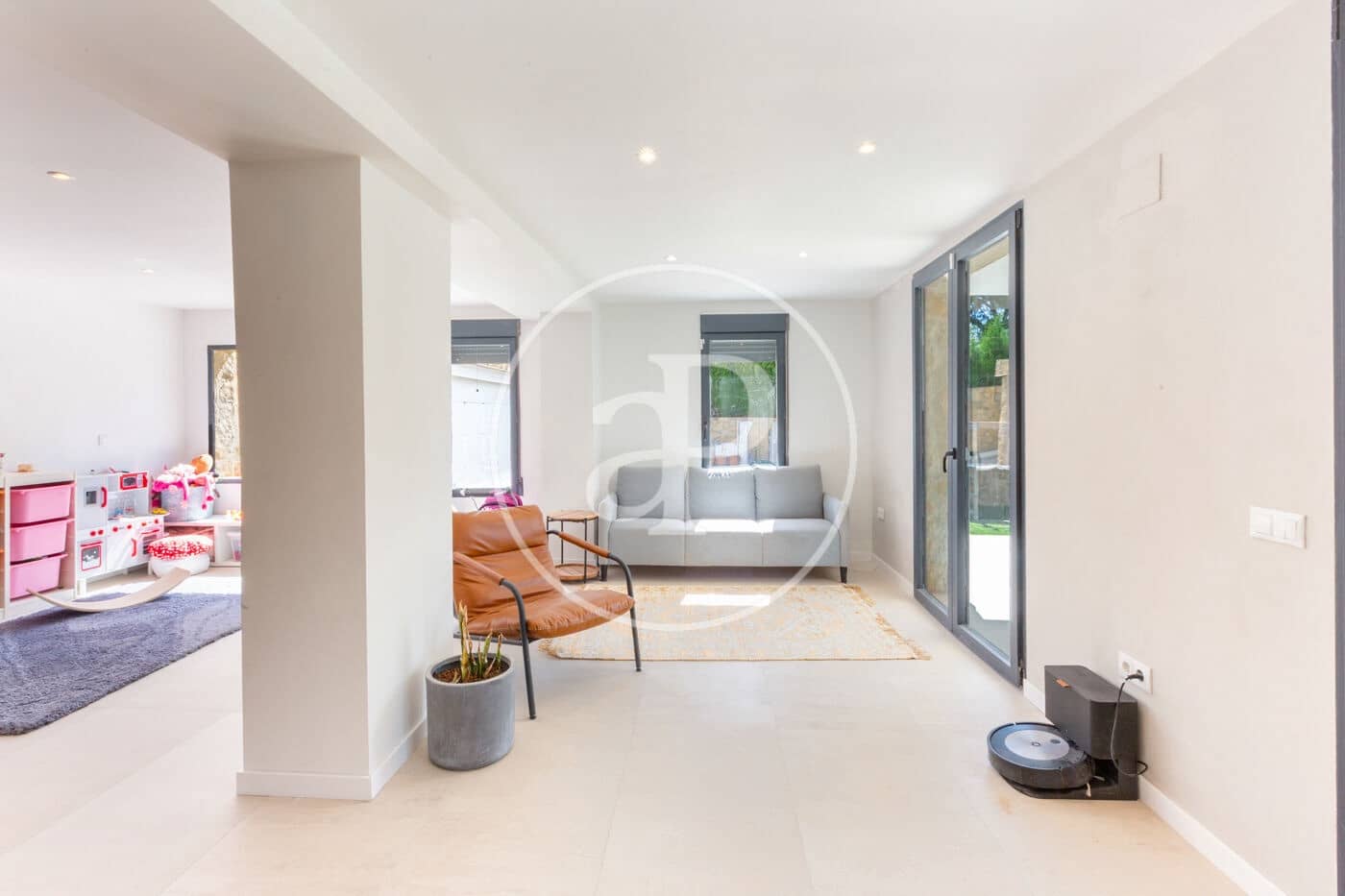 5 bedroom Villa for sale in L'Eliana with pool - € 895,000 (Ref: 9839328)