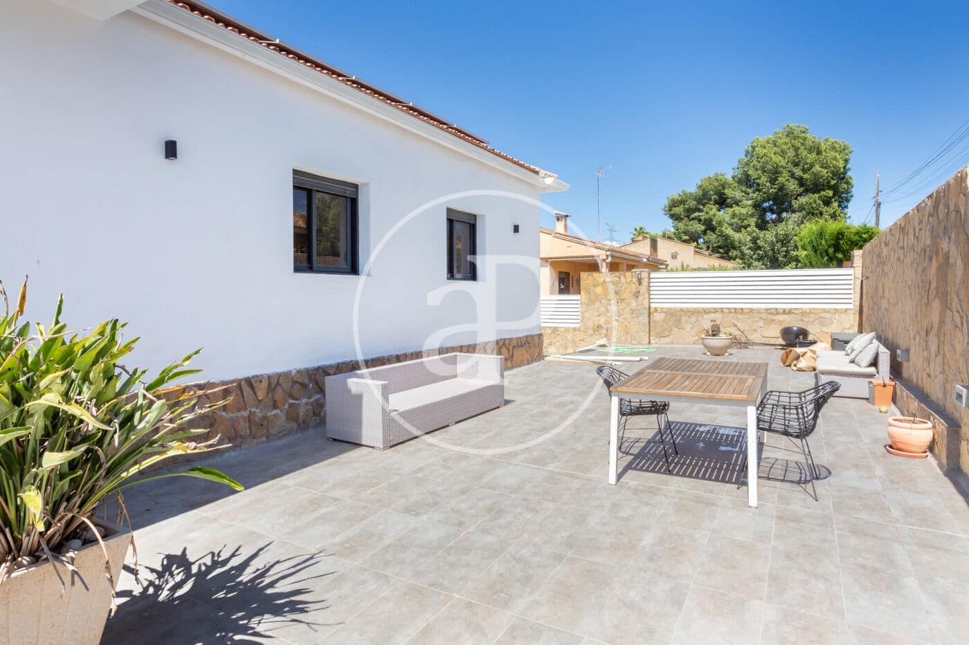 5 bedroom Villa for sale in L'Eliana with pool - € 895,000 (Ref: 9839328)