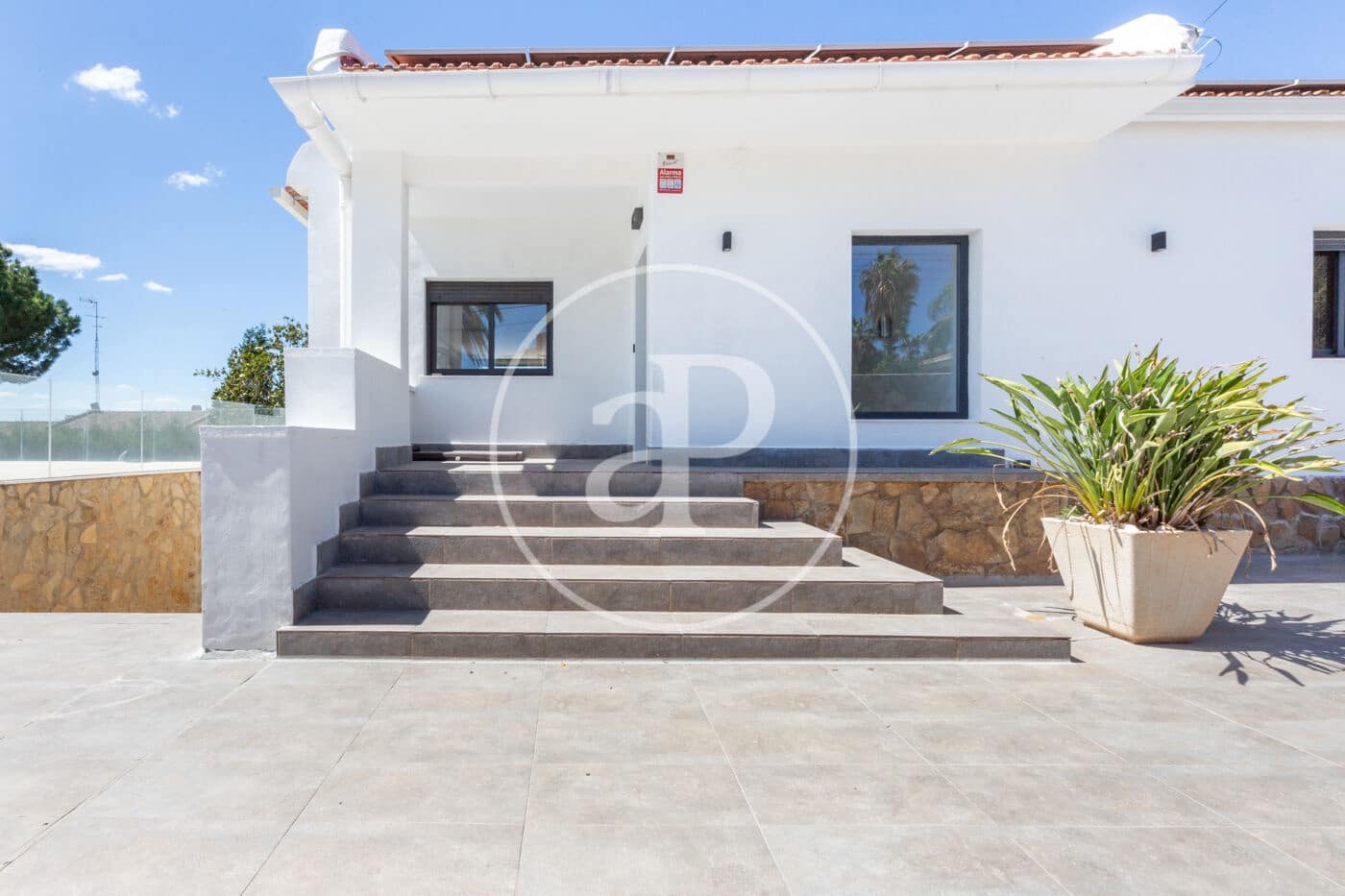 5 bedroom Villa for sale in L'Eliana with pool - € 895,000 (Ref: 9839328)
