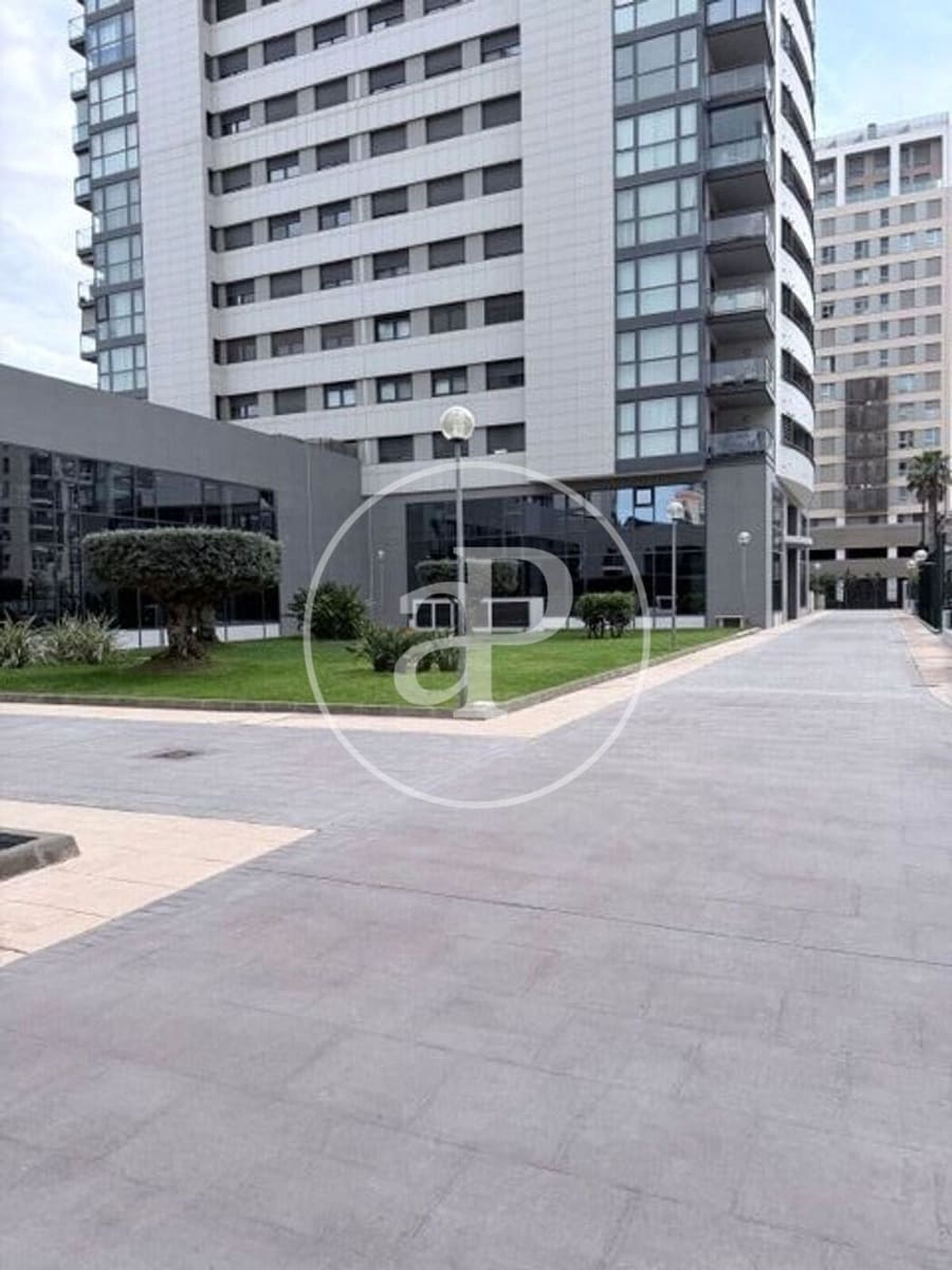 3 quarto Apartamento para arrendar em Valencia cidade com piscina garagem - 2 100 € (Ref: 9843471)