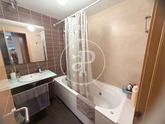 3 quarto Apartamento para arrendar em Ciutat de les Arts i de les Ciencies, Valência cidade com piscina garagem - 2 100 € (Ref: 9843471)