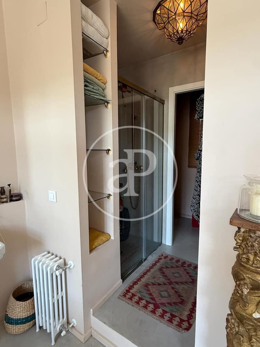 2 bedroom Apartment for rent in Valencia city - € 2,900 (Ref: 9846304)