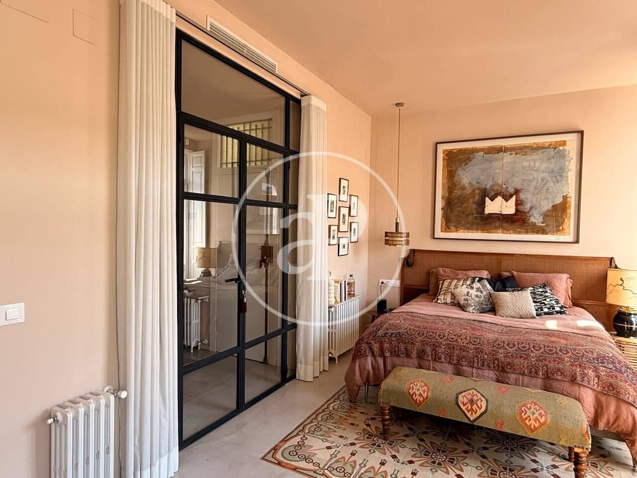 2 bedroom Apartment for rent in Valencia city - € 2,900 (Ref: 9846304)