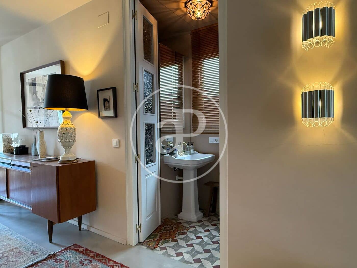 2 bedroom Apartment for rent in Valencia city - € 2,900 (Ref: 9846304)