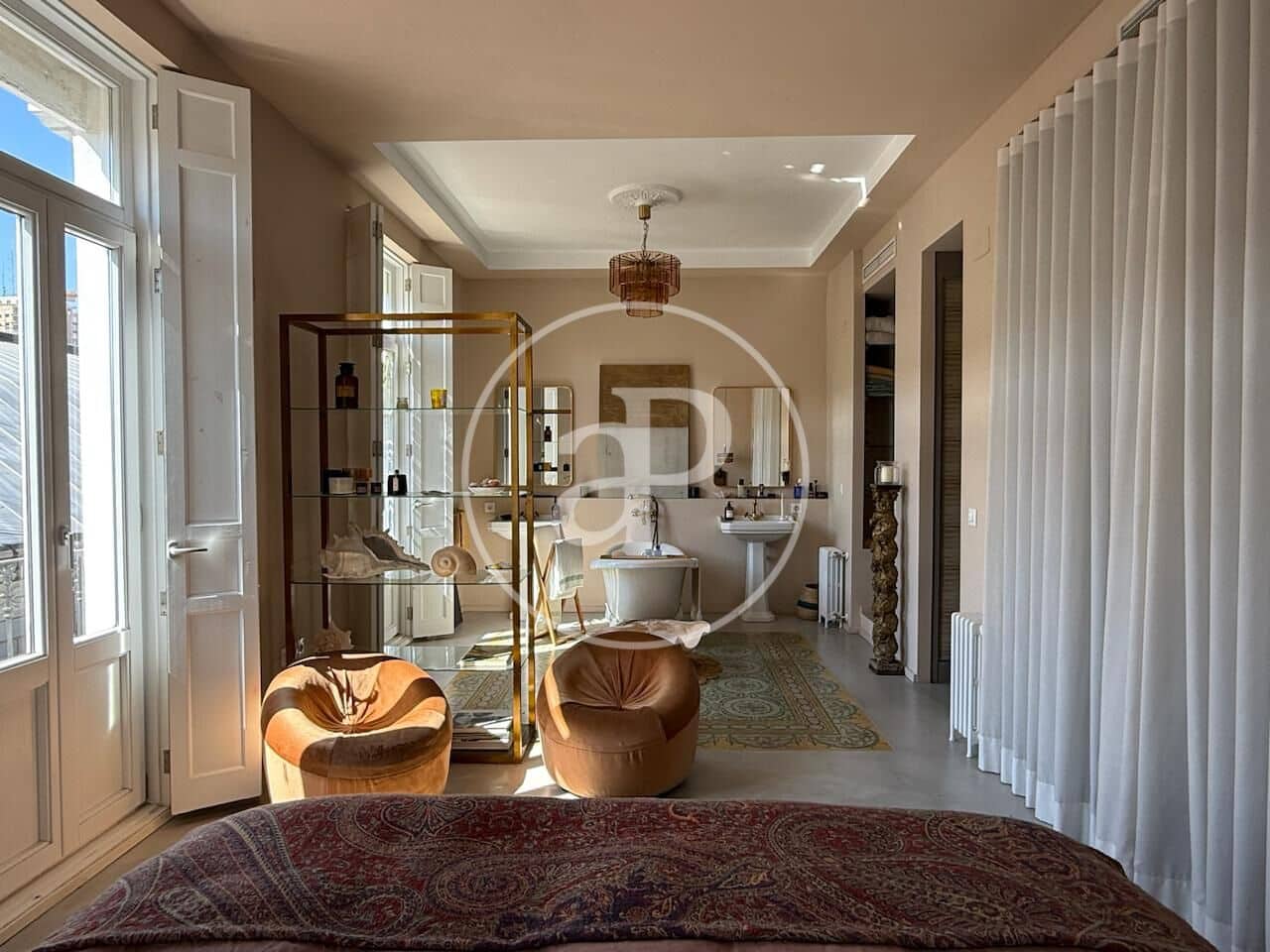 2 bedroom Apartment for rent in Valencia city - € 2,900 (Ref: 9846304)