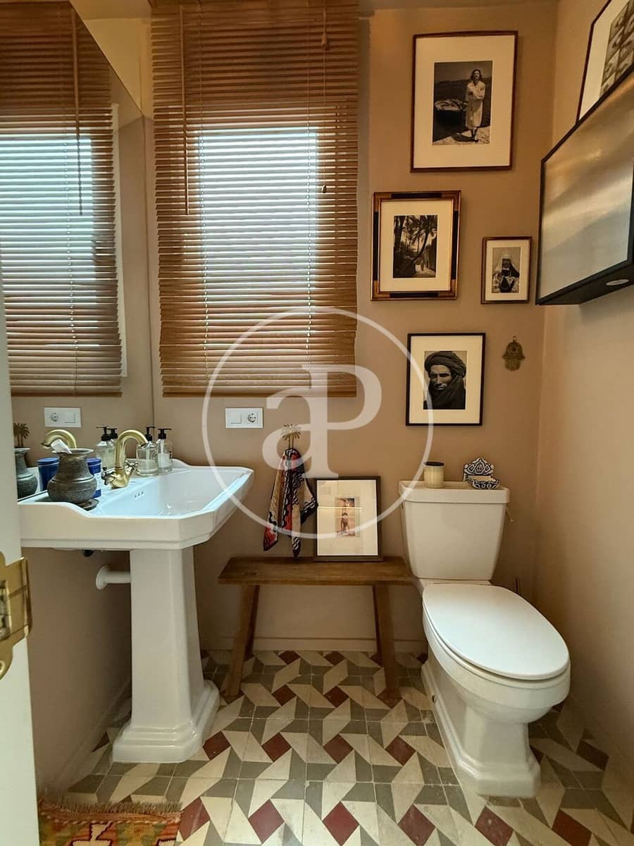 2 bedroom Apartment for rent in Valencia city - € 2,900 (Ref: 9846304)