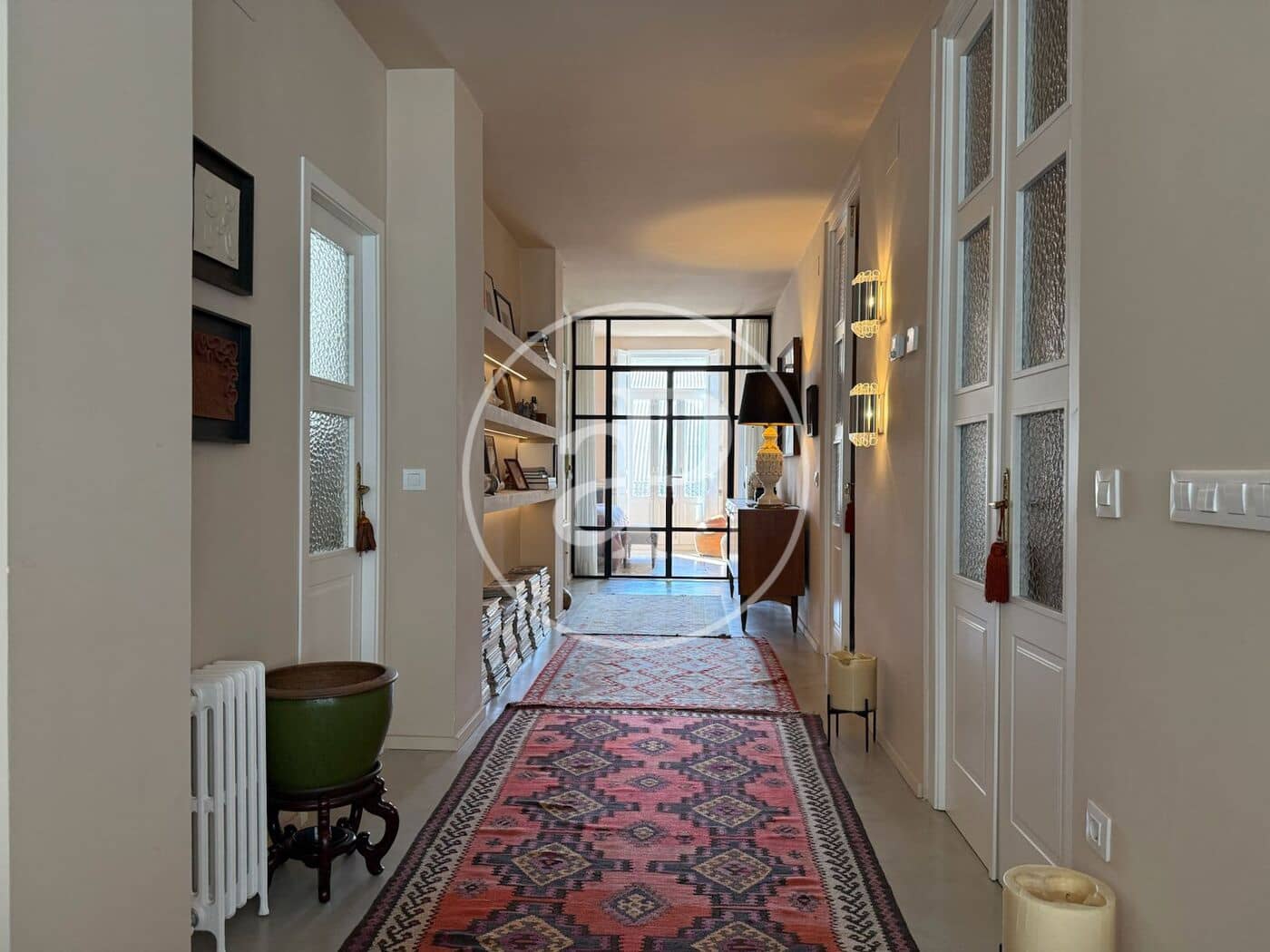 2 bedroom Apartment for rent in Valencia city - € 2,900 (Ref: 9846304)