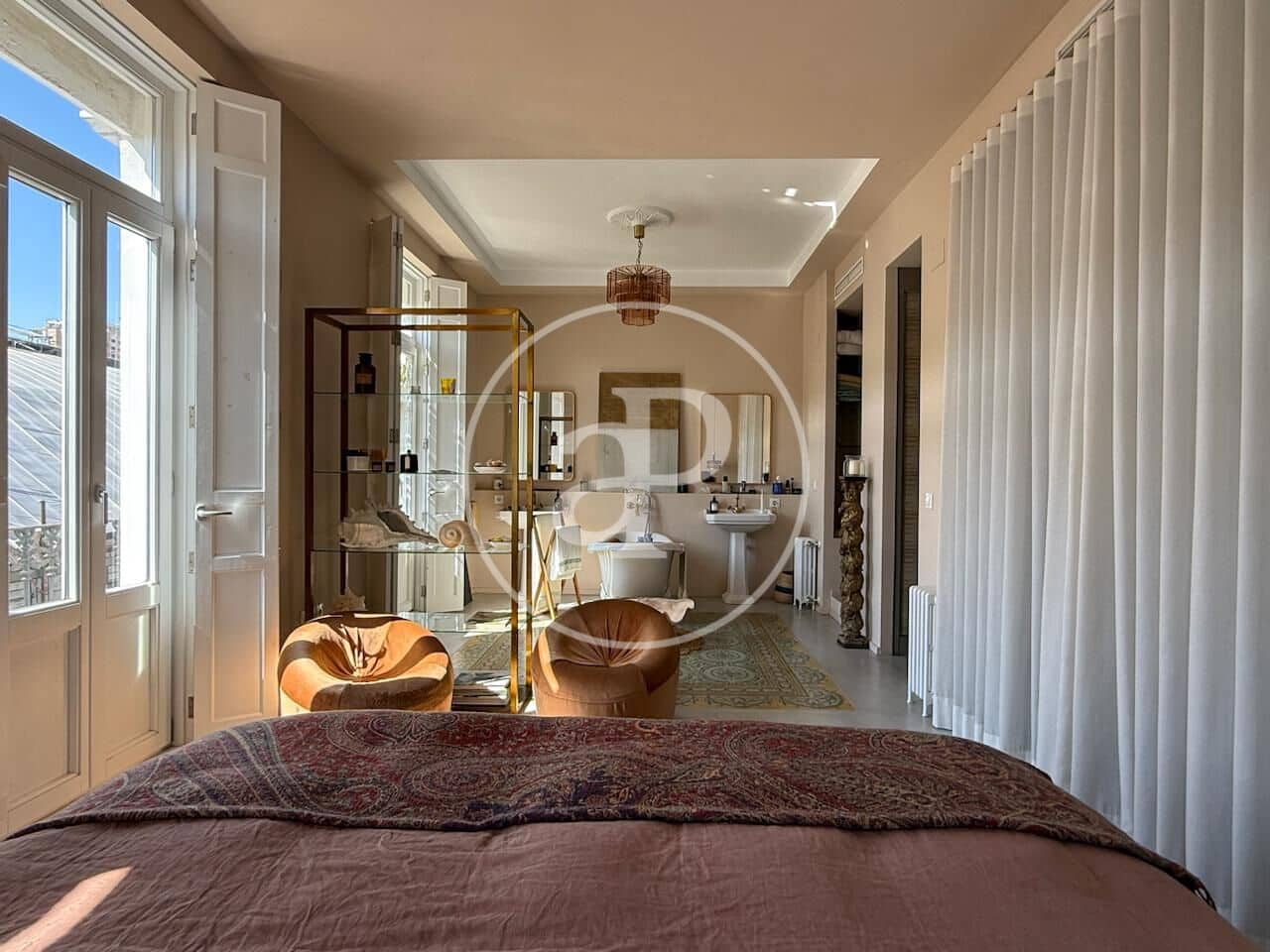 2 bedroom Apartment for rent in Valencia city - € 2,900 (Ref: 9846304)