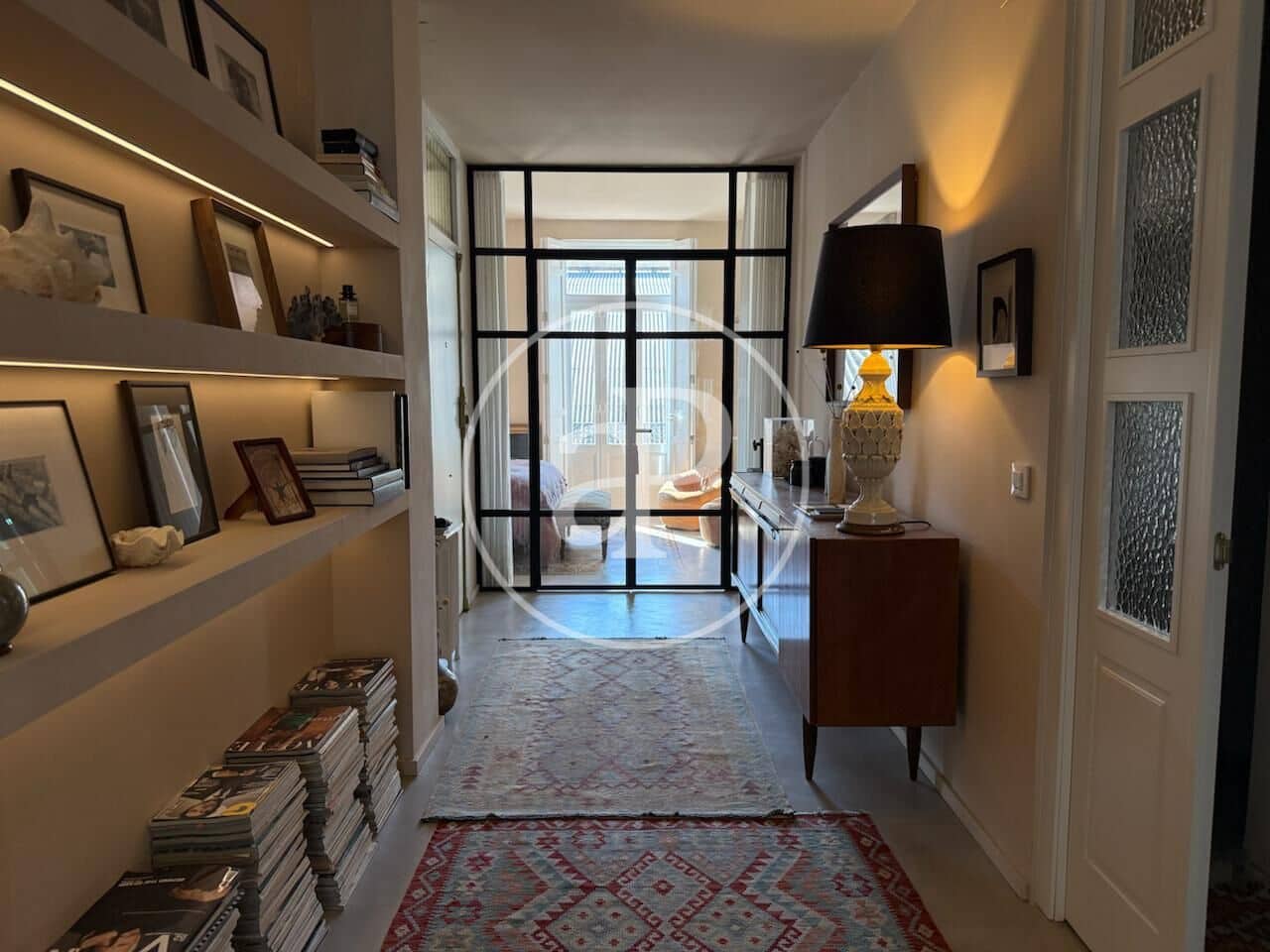 2 bedroom Apartment for rent in Valencia city - € 2,900 (Ref: 9846304)