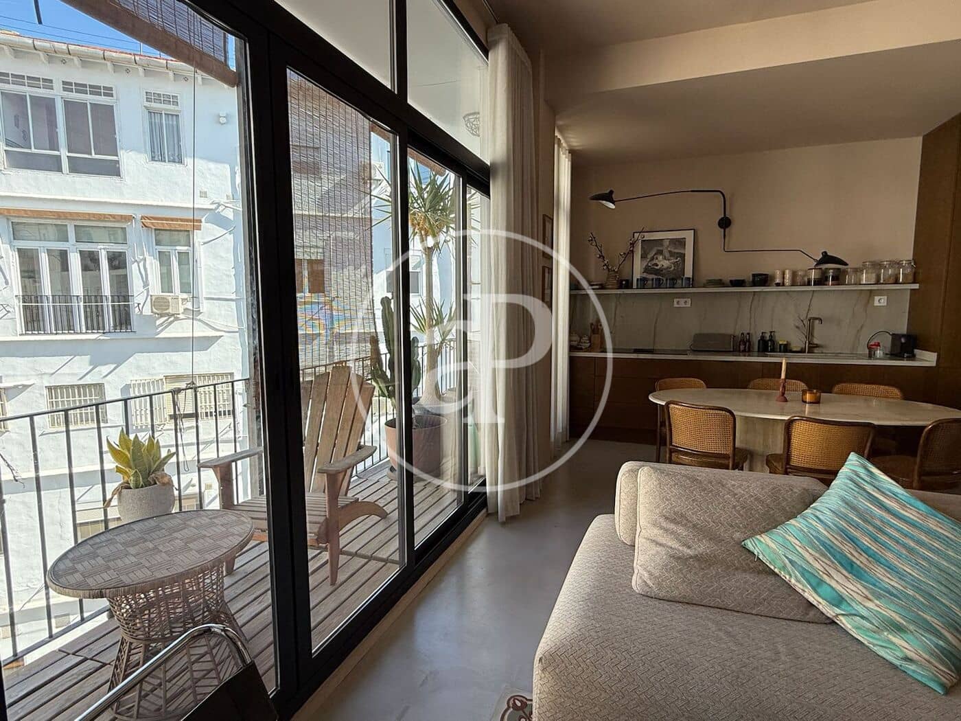 2 bedroom Apartment for rent in Valencia city - € 2,900 (Ref: 9846304)