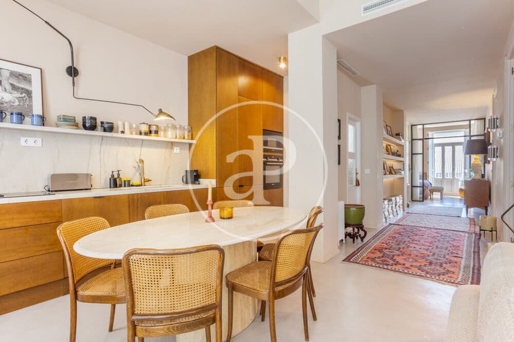 2 bedroom Apartment for rent in Valencia city - € 2,900 (Ref: 9846304)