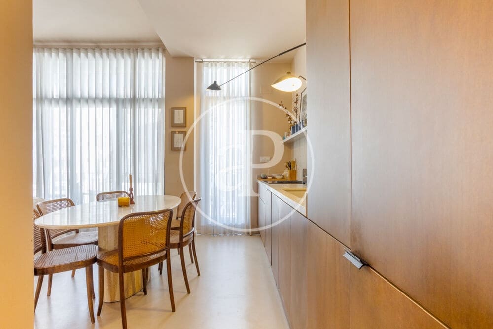 2 bedroom Apartment for rent in Valencia city - € 2,900 (Ref: 9846304)