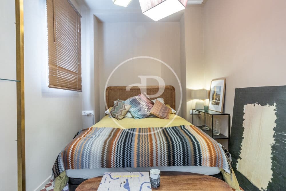 2 bedroom Apartment for rent in Valencia city - € 2,900 (Ref: 9846304)