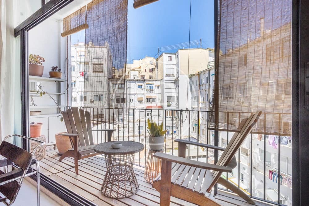 2 bedroom Apartment for rent in Valencia city - € 2,900 (Ref: 9846304)