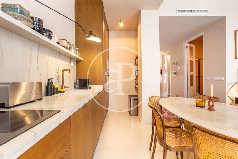 2 bedroom Apartment for rent in Valencia city - € 2,900 (Ref: 9846304)