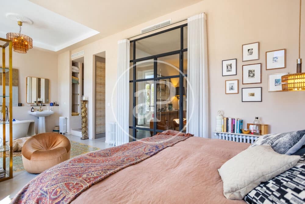 2 bedroom Apartment for rent in Valencia city - € 2,900 (Ref: 9846304)