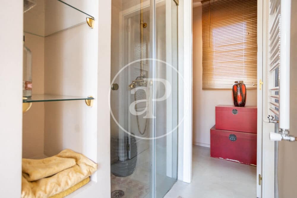 2 bedroom Apartment for rent in Valencia city - € 2,900 (Ref: 9846304)