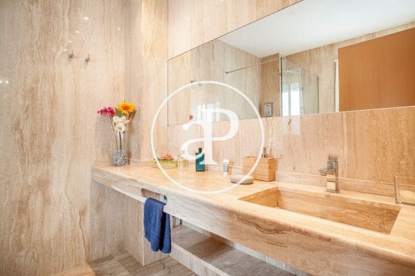 2 sovrum Lägenhet att hyra i Valencia stad - 1 500 € (Ref: 9846305)