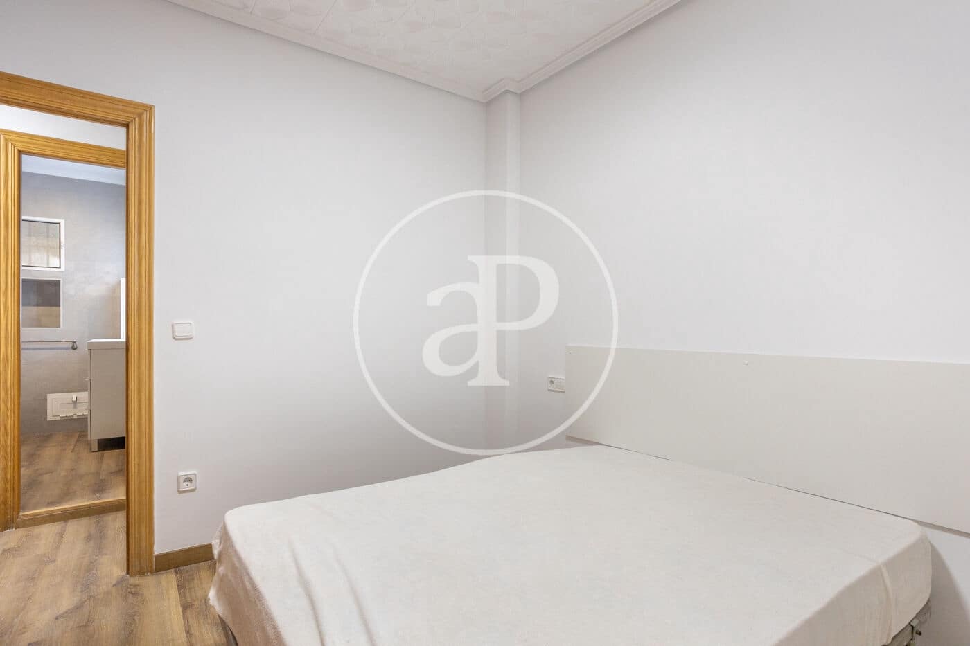 3 bedroom Apartment for rent in Valencia city - € 1,350 (Ref: 9846306)