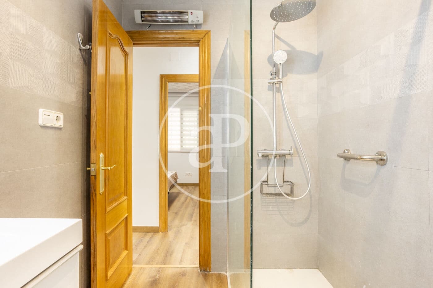 3 bedroom Apartment for rent in Valencia city - € 1,350 (Ref: 9846306)