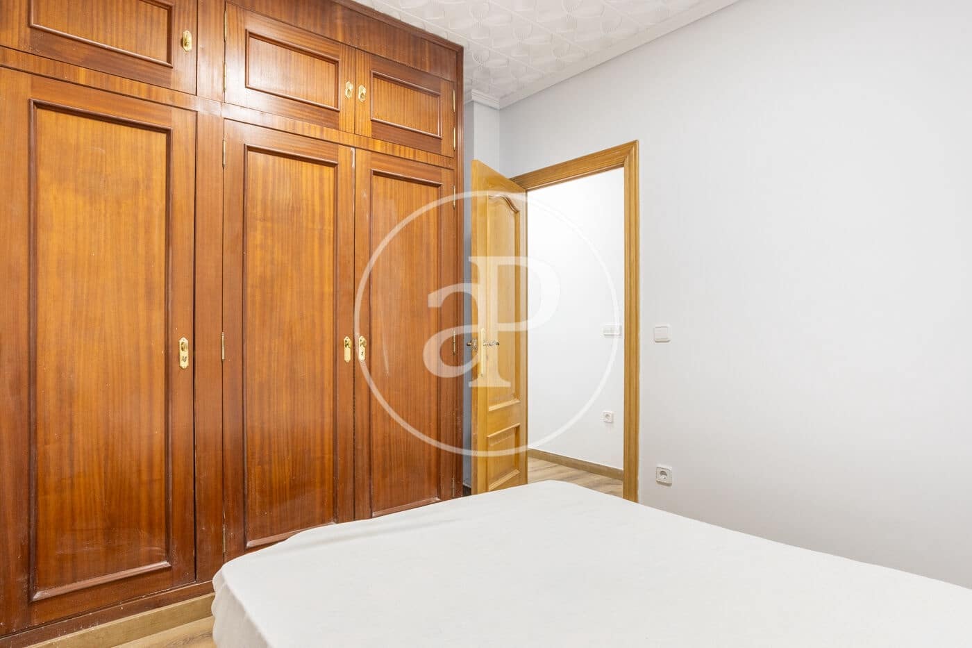 3 bedroom Apartment for rent in Valencia city - € 1,350 (Ref: 9846306)