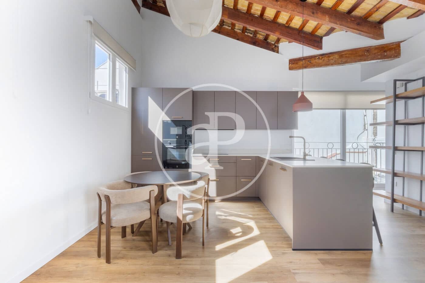 2 bedroom Penthouse for rent in Valencia city - € 1,900 (Ref: 9846310)