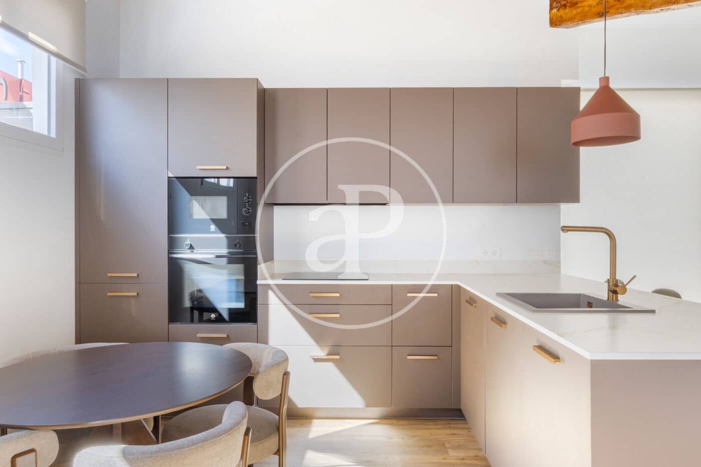 2 bedroom Penthouse for rent in Valencia city - € 1,900 (Ref: 9846310)
