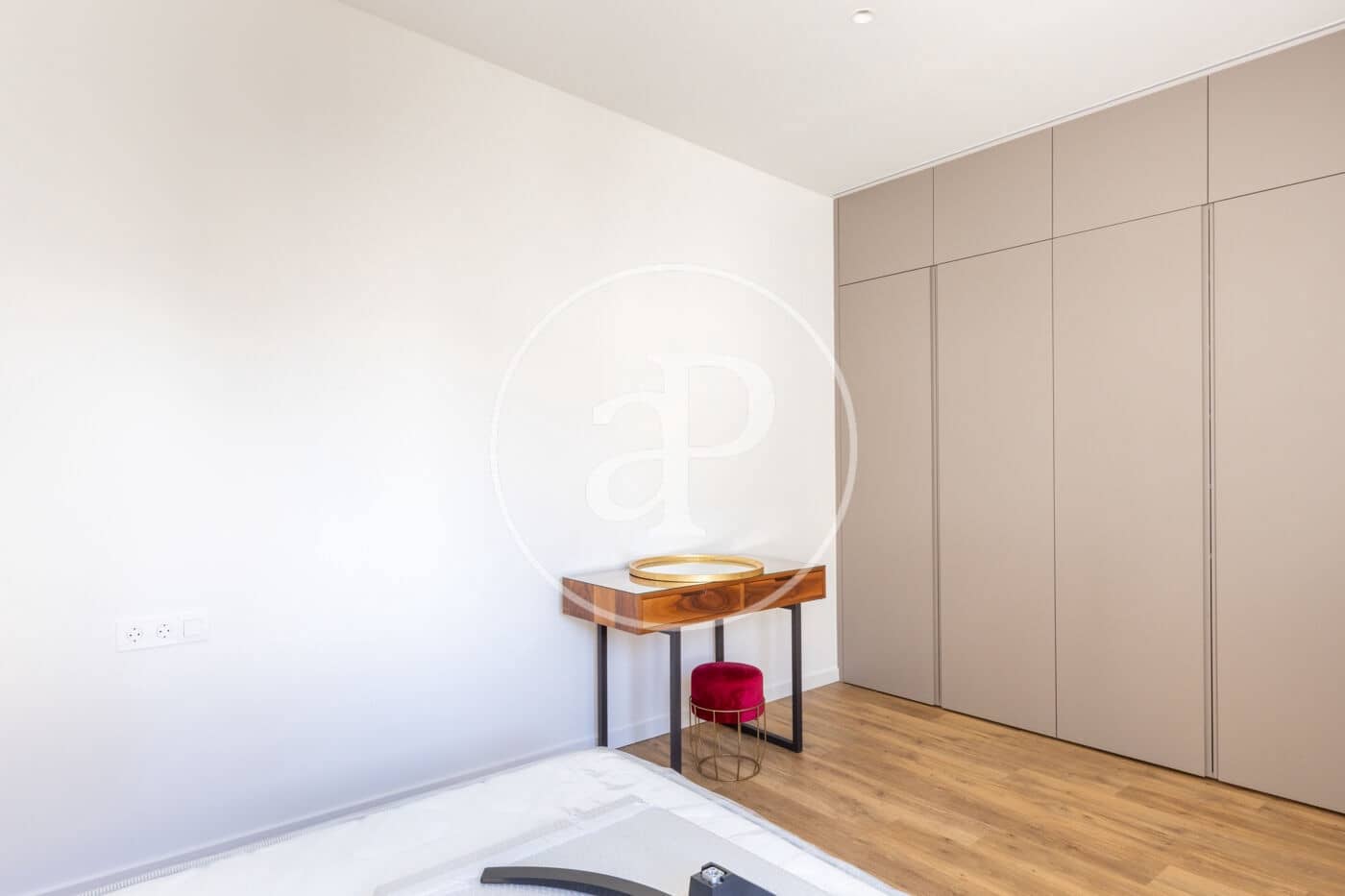 2 bedroom Penthouse for rent in Valencia city - € 1,900 (Ref: 9846310)