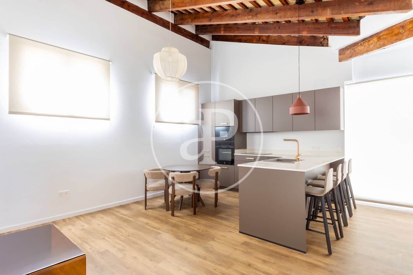 2 bedroom Penthouse for rent in Valencia city - € 1,900 (Ref: 9846310)