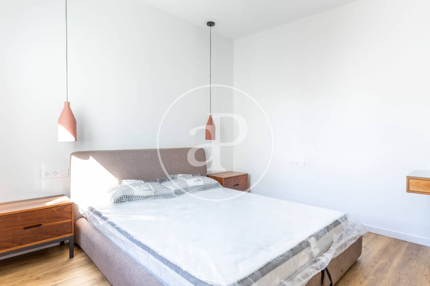 2 bedroom Penthouse for rent in Valencia city - € 1,900 (Ref: 9846310)