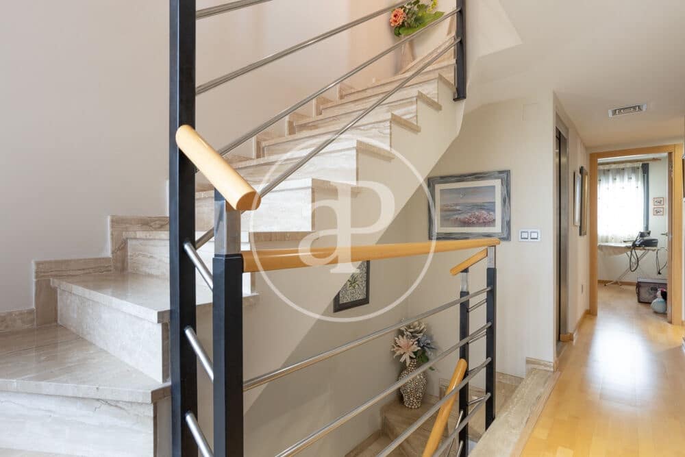 4 soveværelse Villa til salg i Castello de la Plana med swimmingpool - € 450.000 (Ref: 9849459)