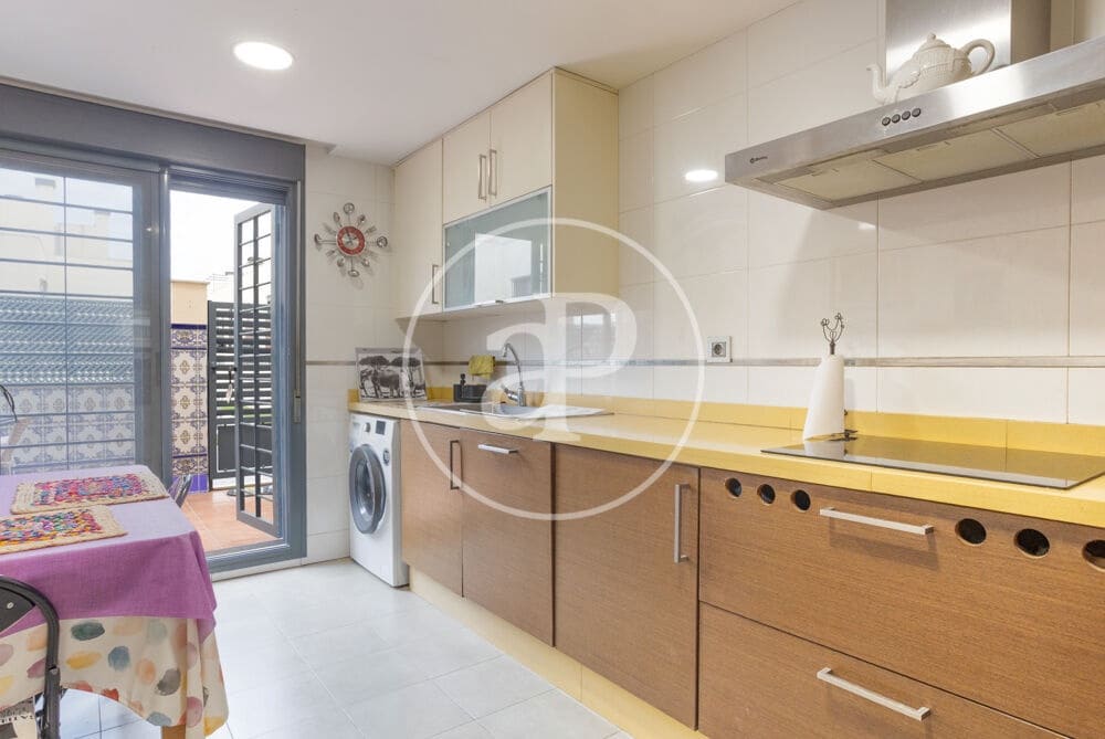 4 soveværelse Villa til salg i Castello de la Plana med swimmingpool - € 450.000 (Ref: 9849459)