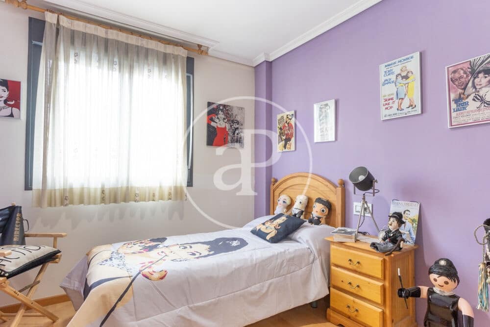 4 soveværelse Villa til salg i Castello de la Plana med swimmingpool - € 450.000 (Ref: 9849459)