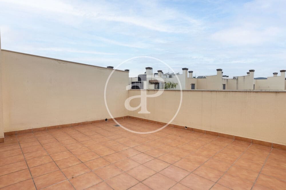 4 soveværelse Villa til salg i Castello de la Plana med swimmingpool - € 450.000 (Ref: 9849459)