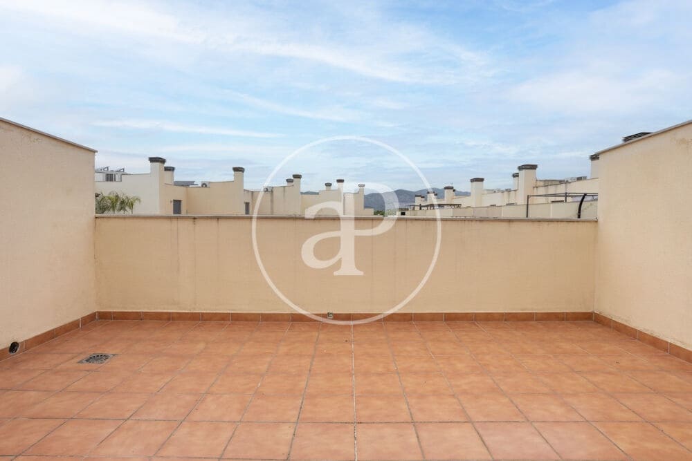 4 soveværelse Villa til salg i Castello de la Plana med swimmingpool - € 450.000 (Ref: 9849459)