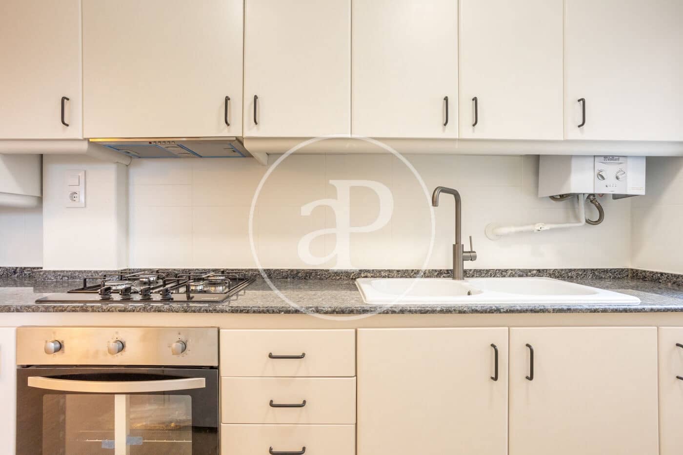 3 sovrum Lägenhet att hyra i Valencia stad - 1 600 € (Ref: 9849460)