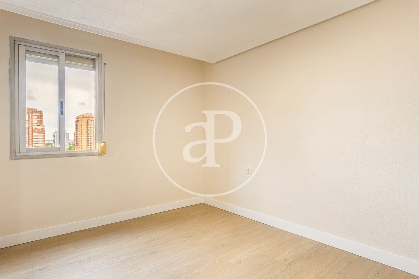 3 sovrum Lägenhet att hyra i Valencia stad - 1 600 € (Ref: 9849460)