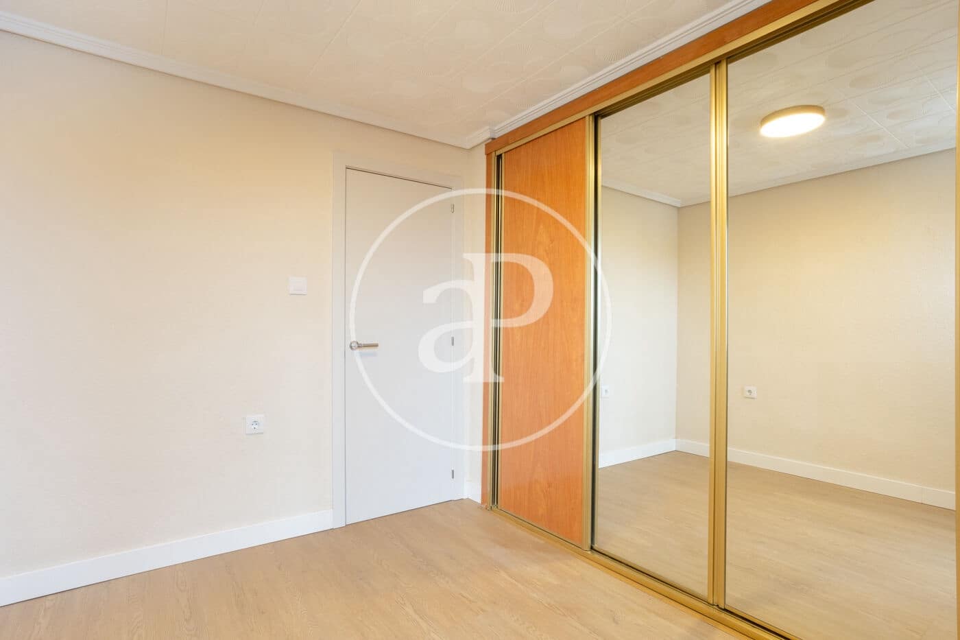 3 sovrum Lägenhet att hyra i Valencia stad - 1 600 € (Ref: 9849460)