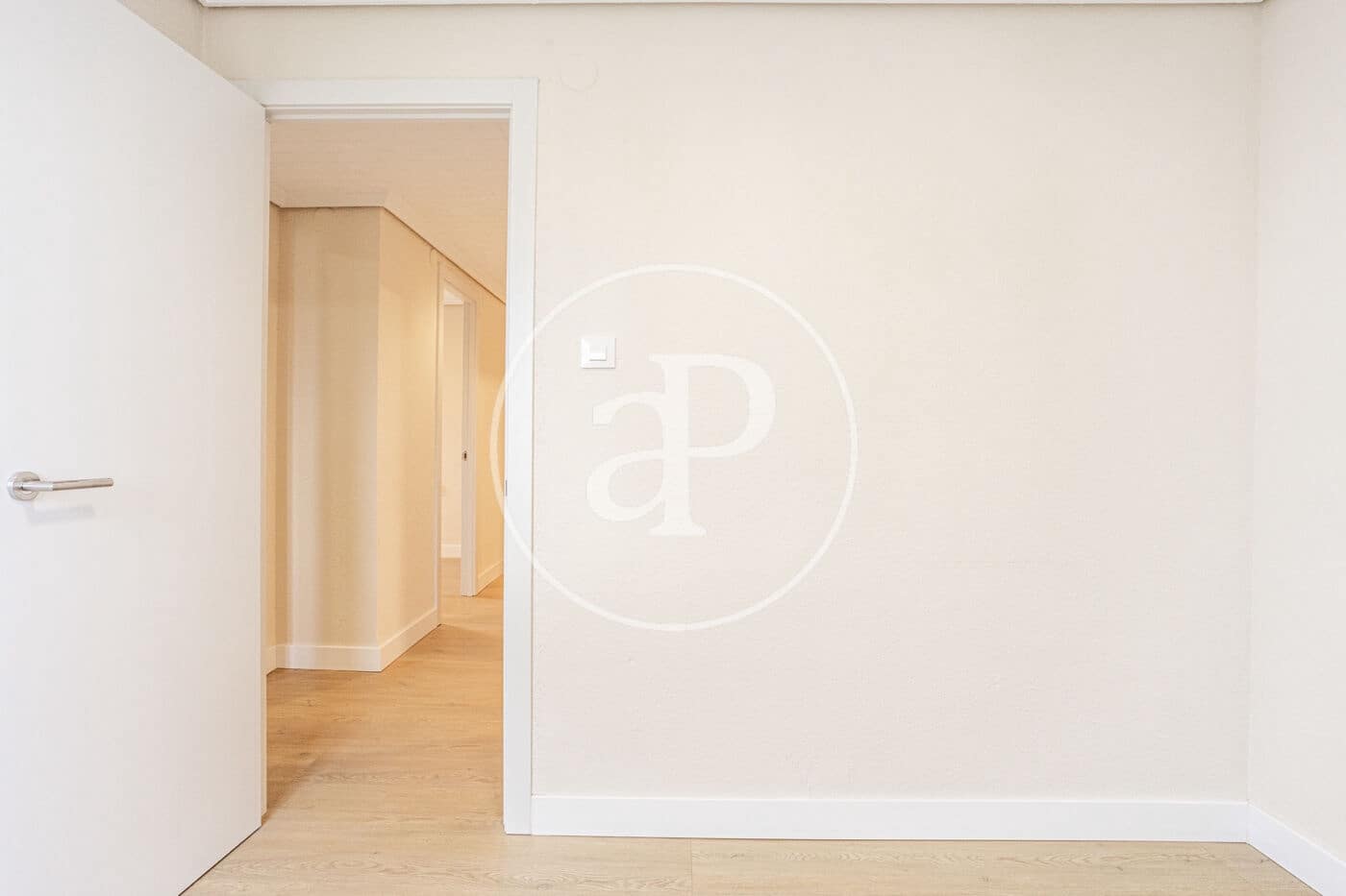 3 sovrum Lägenhet att hyra i Valencia stad - 1 600 € (Ref: 9849460)