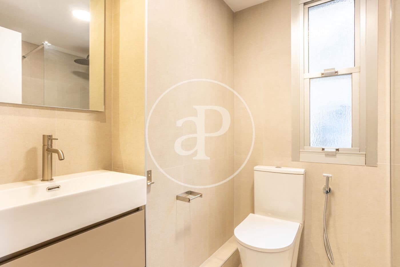 3 sovrum Lägenhet att hyra i Valencia stad - 1 600 € (Ref: 9849460)