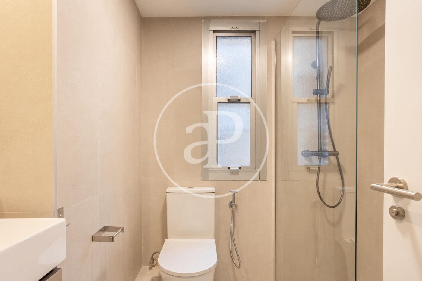 3 sovrum Lägenhet att hyra i Valencia stad - 1 600 € (Ref: 9849460)