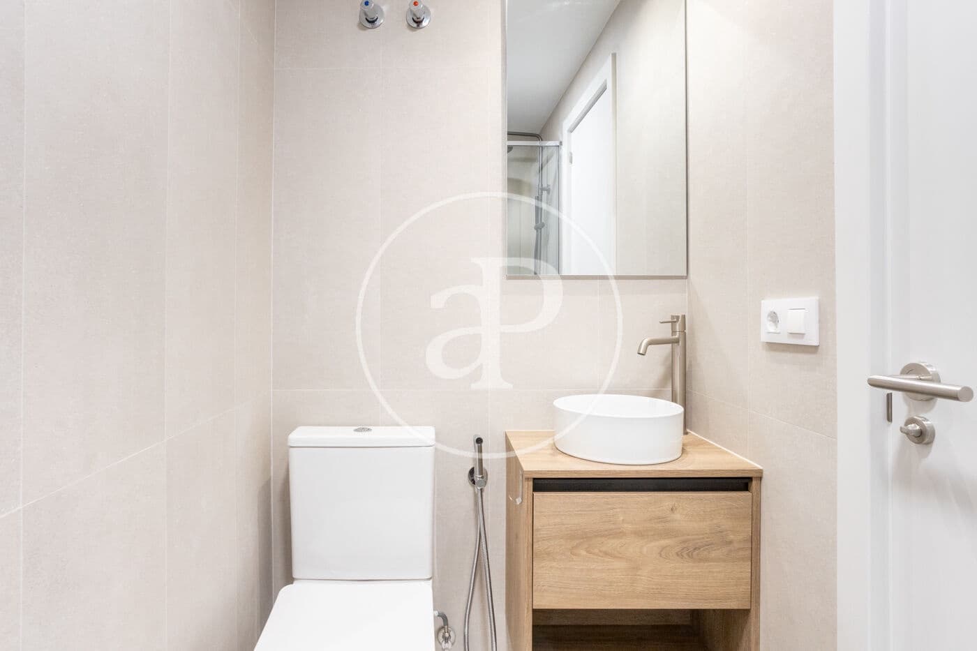3 sovrum Lägenhet att hyra i Valencia stad - 1 600 € (Ref: 9849460)