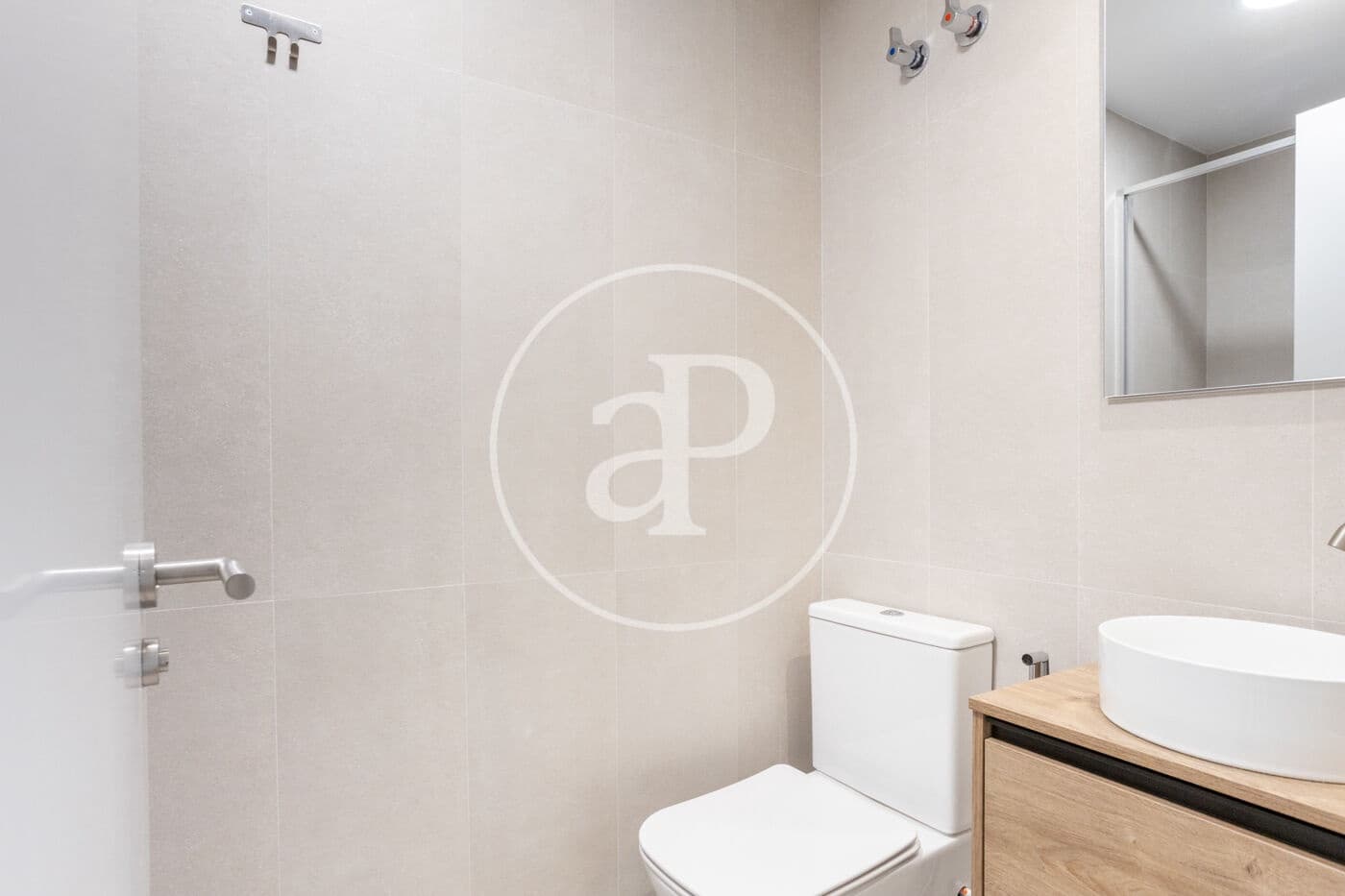 3 sovrum Lägenhet att hyra i Valencia stad - 1 600 € (Ref: 9849460)