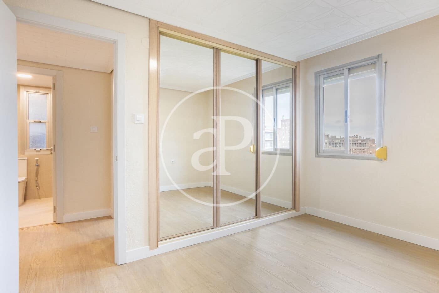 3 sovrum Lägenhet att hyra i Valencia stad - 1 600 € (Ref: 9849460)