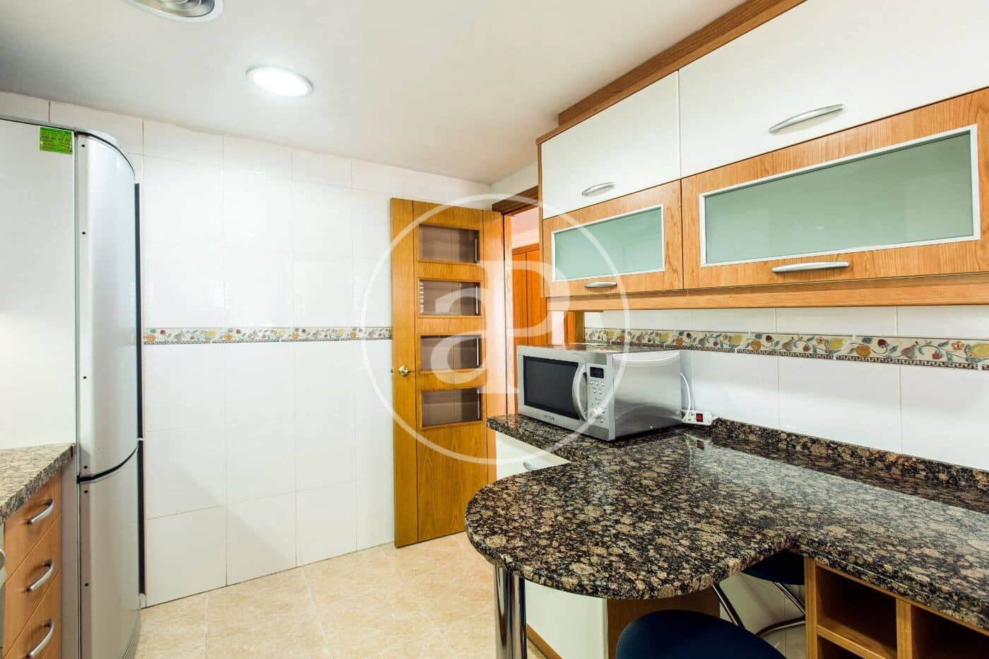 3 soverom Leilighet til leie i Valencia by med svømmebasseng garasje - € 1 950 (Ref: 9849463)